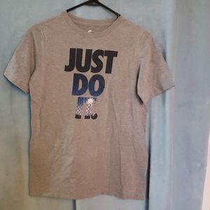 Nike boys tshirt